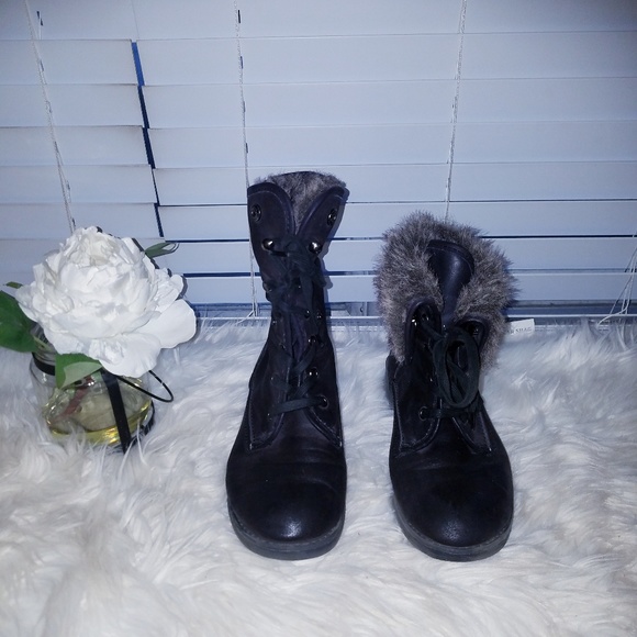 Black combat boots with fur - Picture 1 of 6